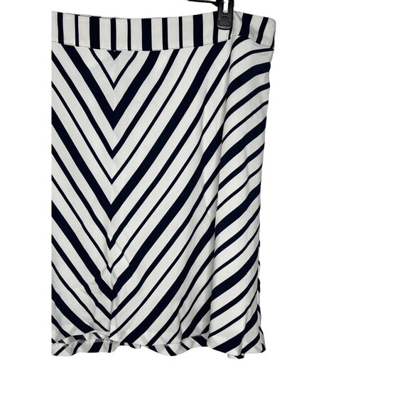 Lane Bryant Plus 22 Chevron Stripe Flare Skirt Side Zip - Picture 4 of 9